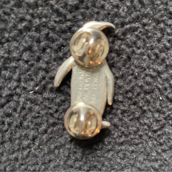 Vintage GG Harris Pewter Penguin Brooch - Picture 3 of 5